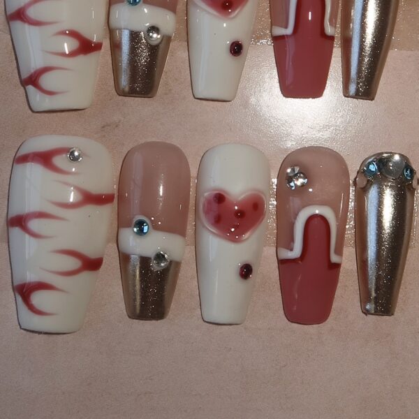 Press on Nails "GoldNLove" photo 2